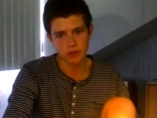 20 yo Dutch dude seduced to strip