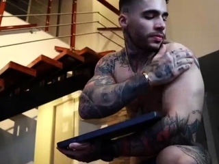 Beefy Muscles Hunk Gay Men Sex