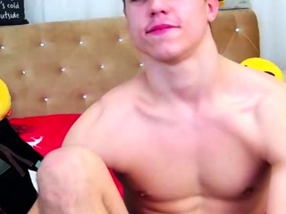 Incredible sexy twink with hard big muscles solo jerking fun