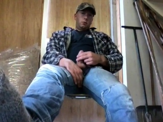 Str8 bear daddy stroke at work