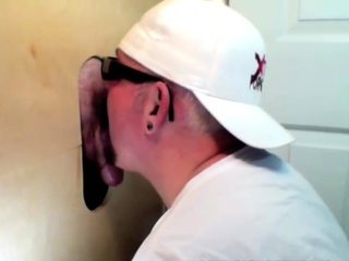 Amateur gay dude gives a straight a blowjob in glory hole