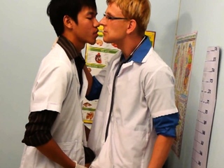 Nippon real twink 3way fucked by doctors in infirmary
