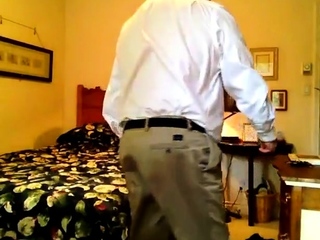 Bear Daddy’s Striptease