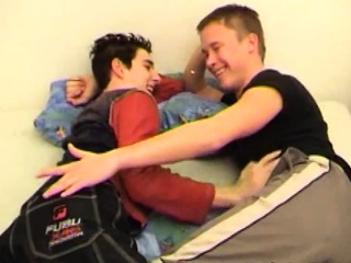Cute hispanic amateurs fuck raw